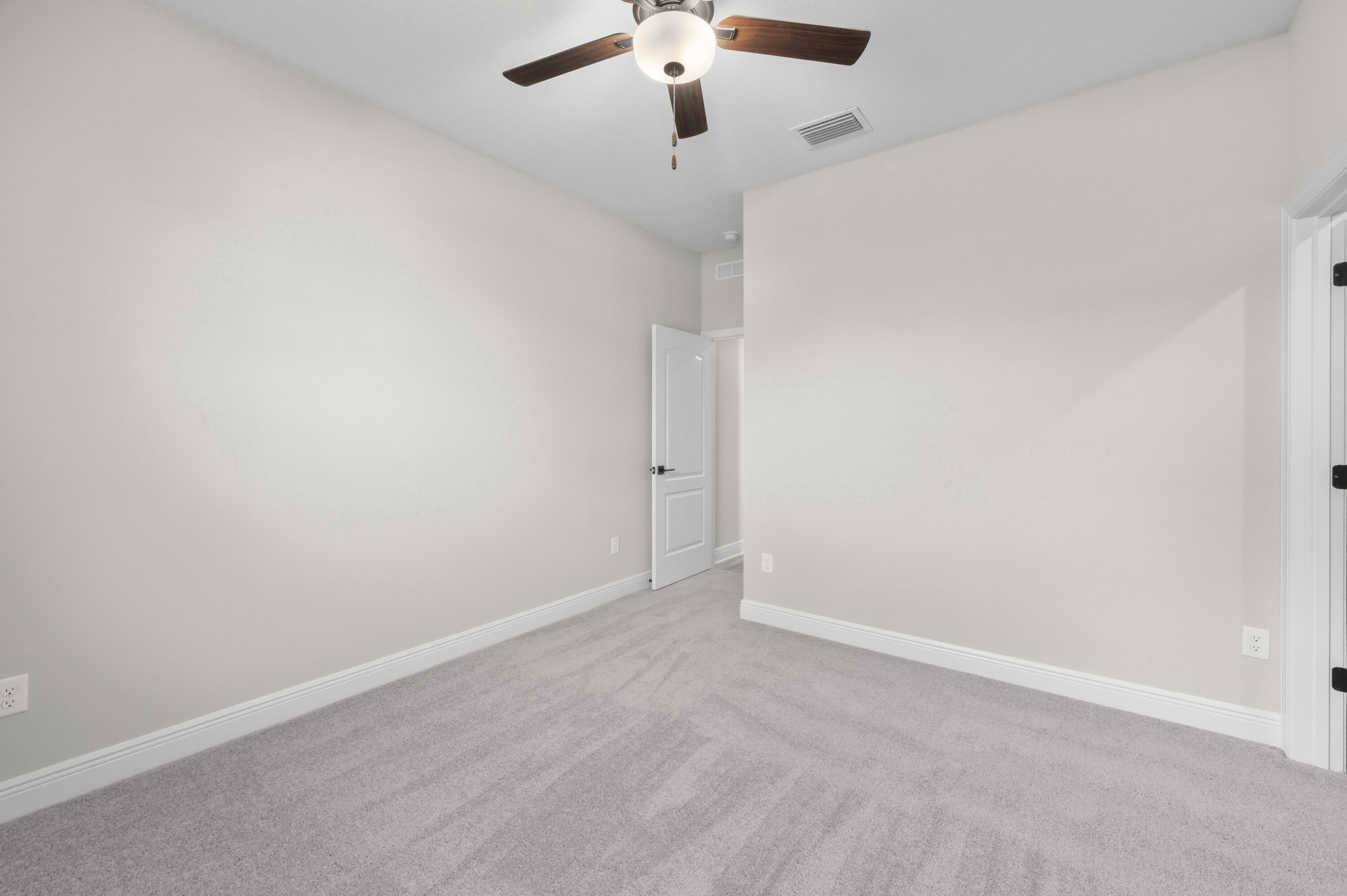 4562 Sw Daemon Street Property Photo 7