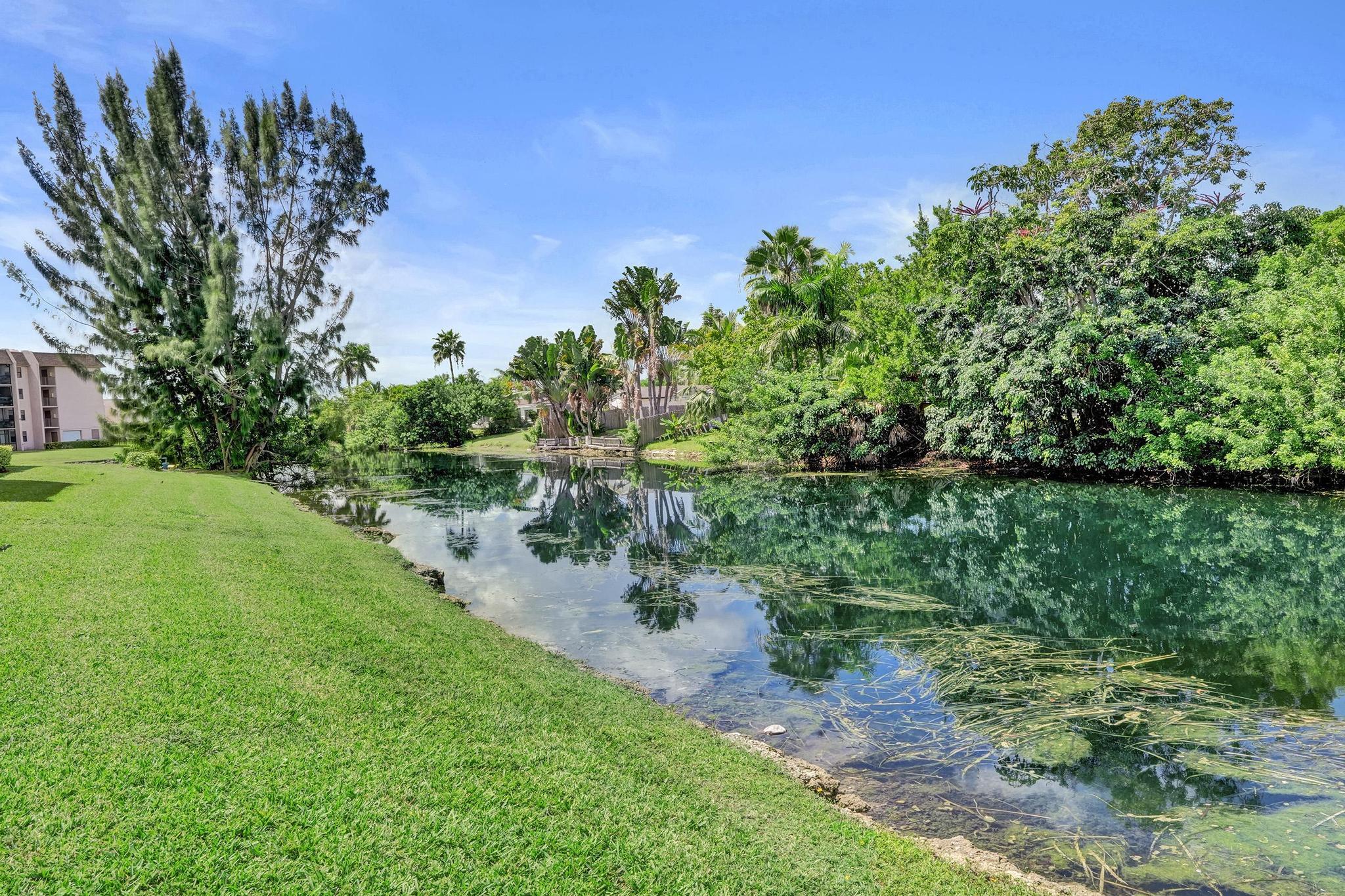 10442 Sunrise Lakes Boulevard 111 Property Photo 11