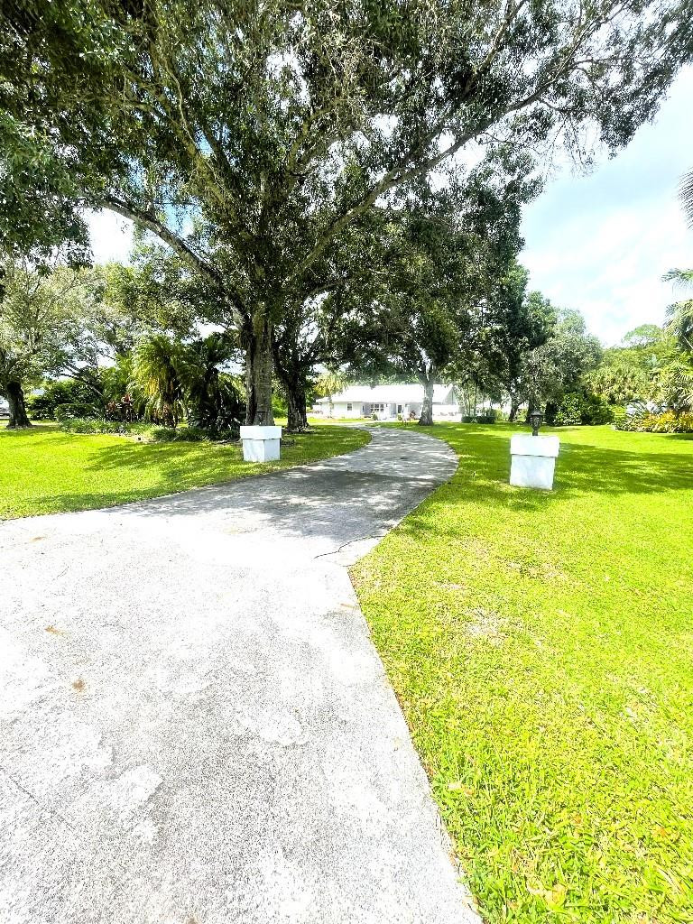 14183 Greentree Trail Property Photo 3