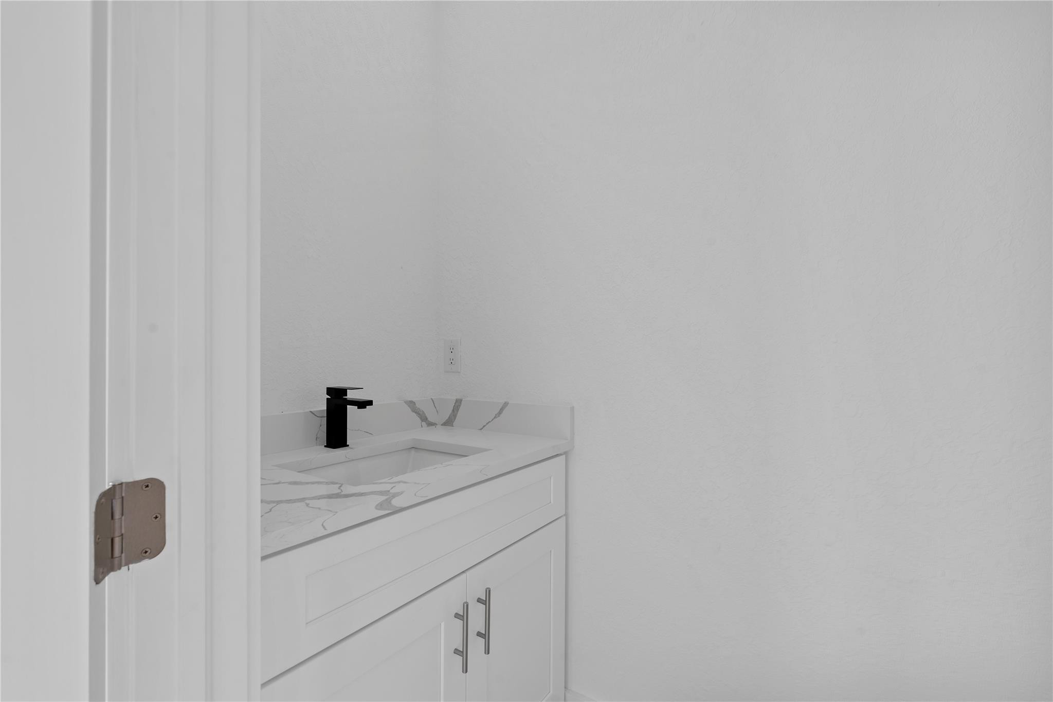 13438 Mcintosh Avenue Property Photo 15