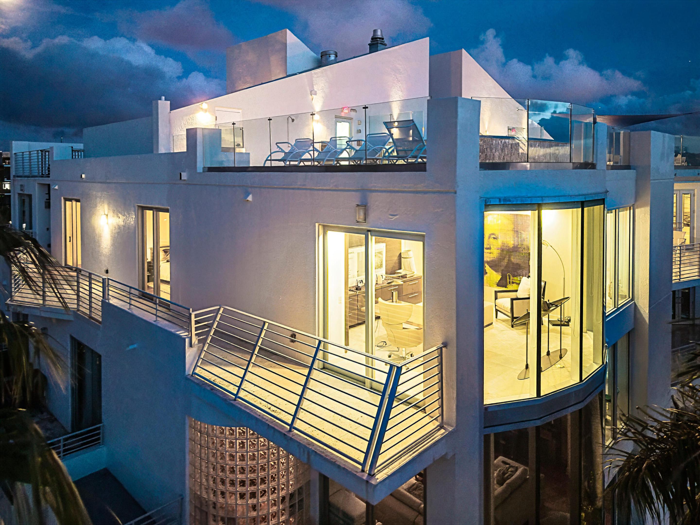 301 Hendricks Isle 10 Property Photo 5