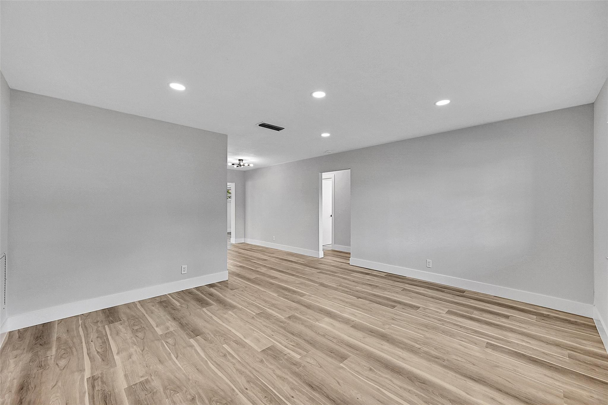 6925 Nw 11th Street Property Photo 6
