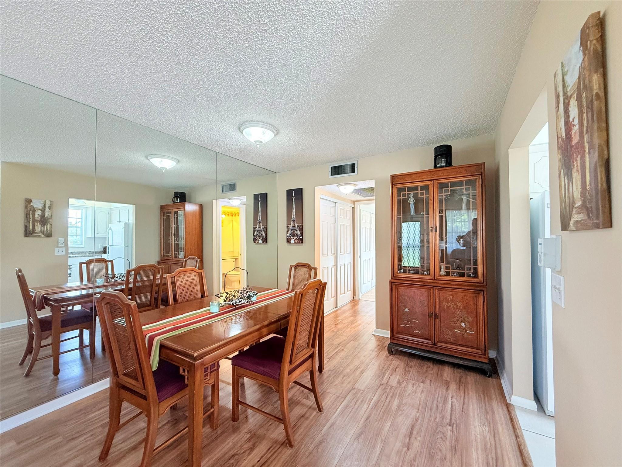 204 Oakridge M 204 Property Photo 2
