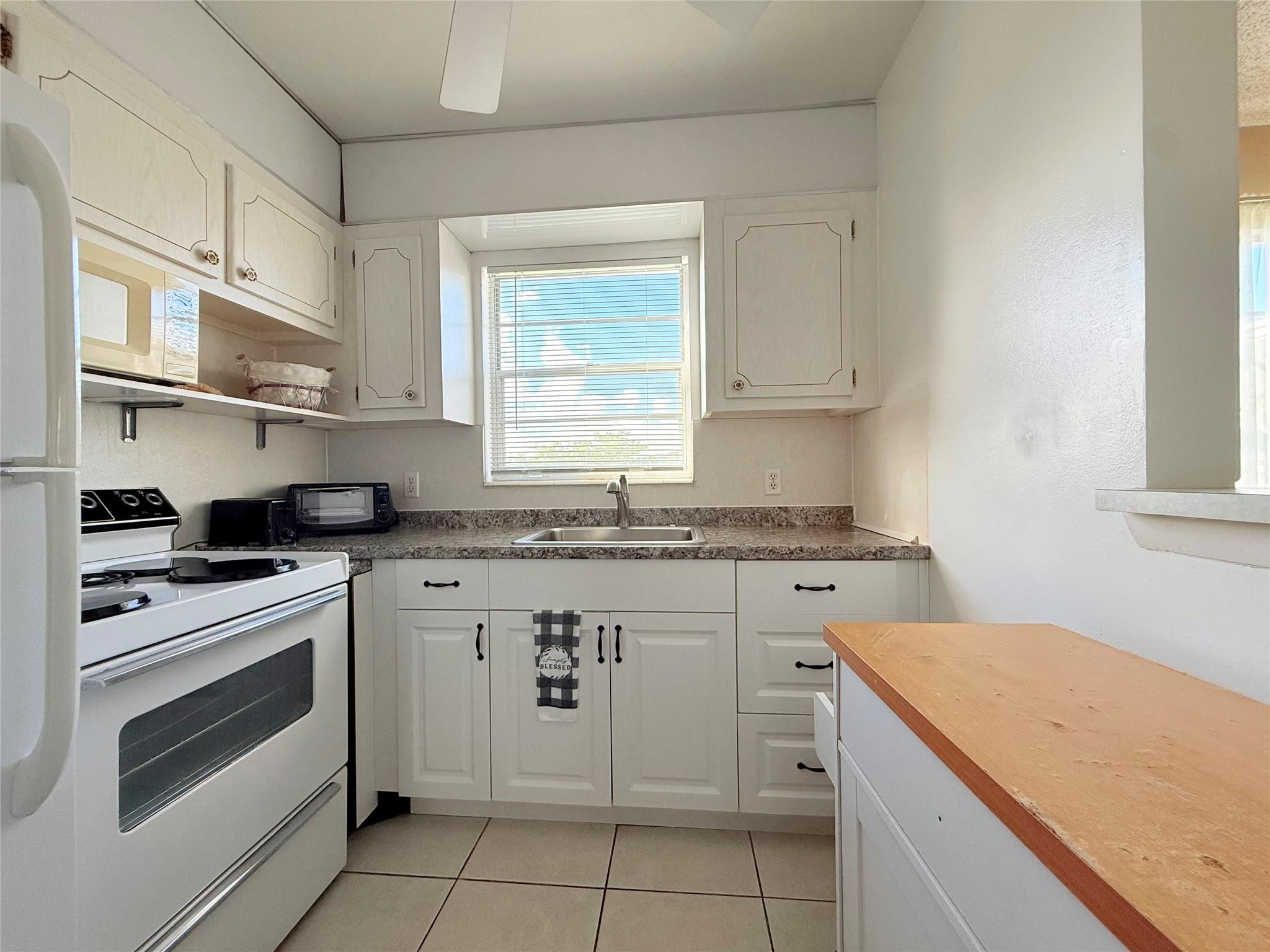 204 Oakridge M 204 Property Photo 5