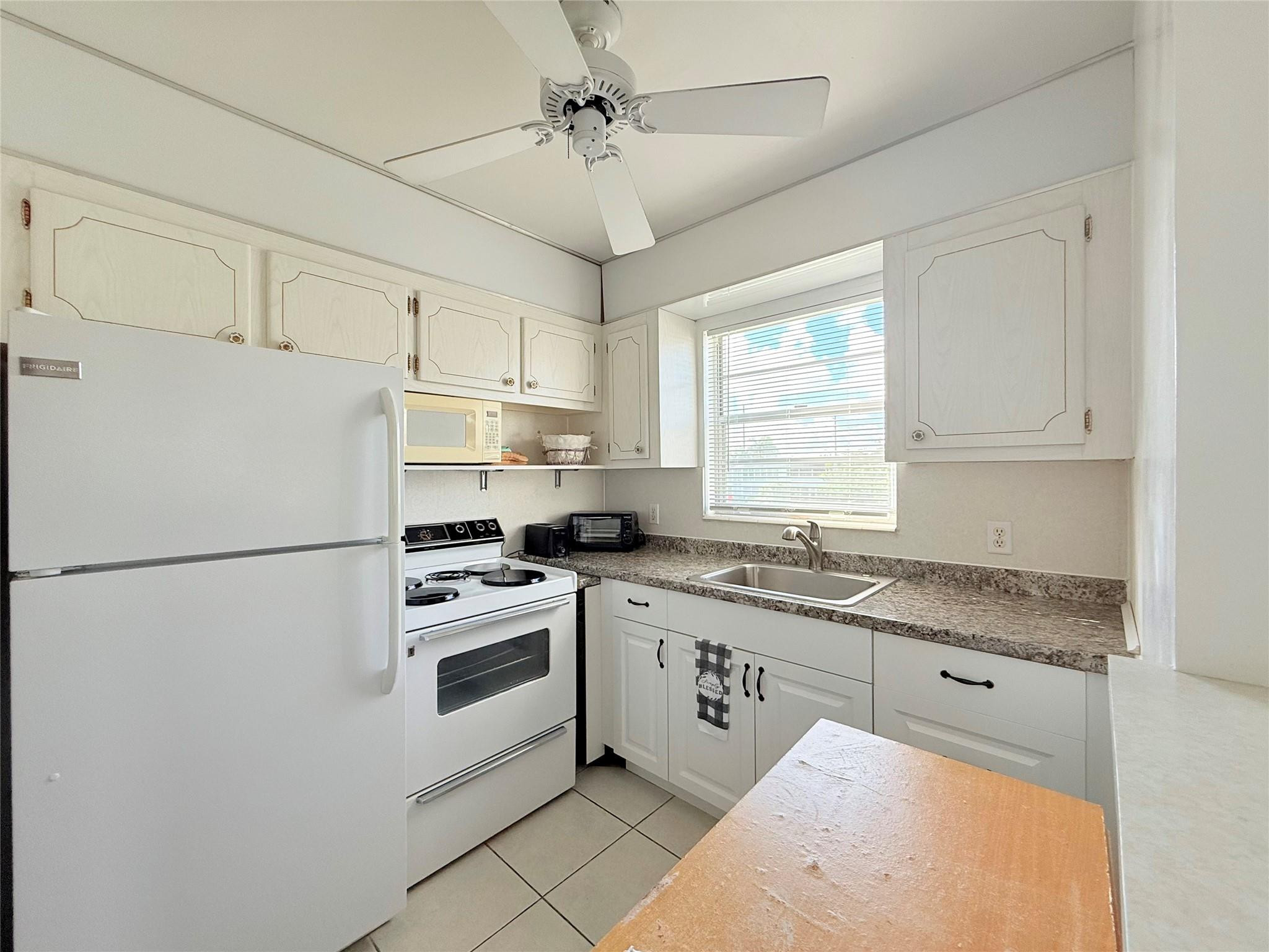 204 Oakridge M 204 Property Photo 7