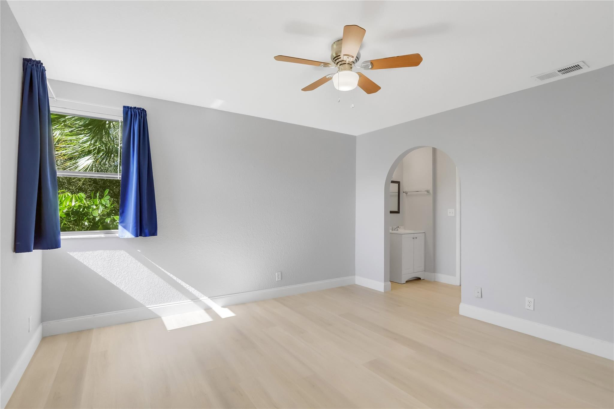10131 W Sunrise Boulevard 306 Property Photo 14