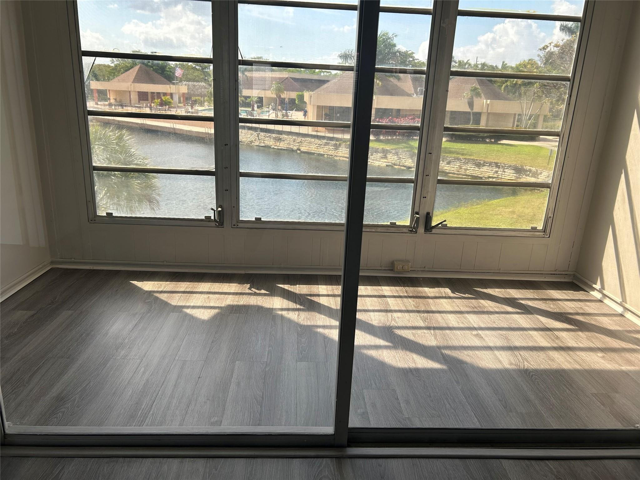 8080 N Sunrise Lakes Drive 209 Property Photo 8