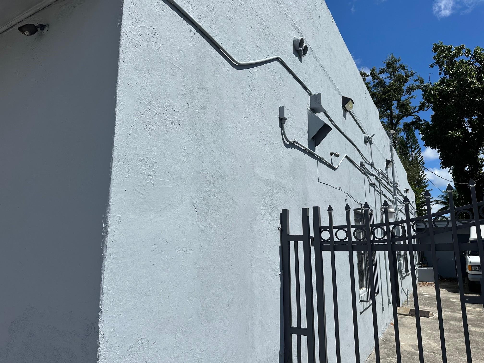 6815 Nw 7th Avenue Property Photo 6