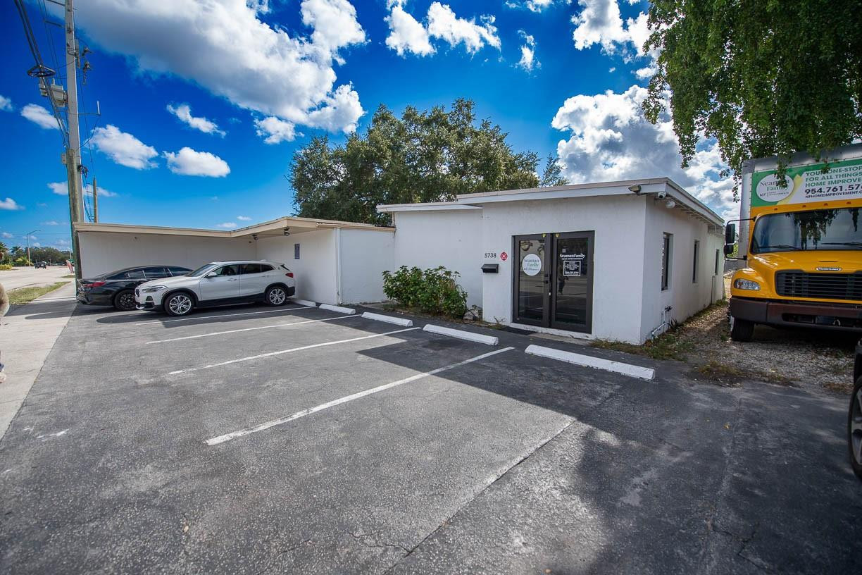 5738 W Hallandale Beach Boulevard Property Photo 23