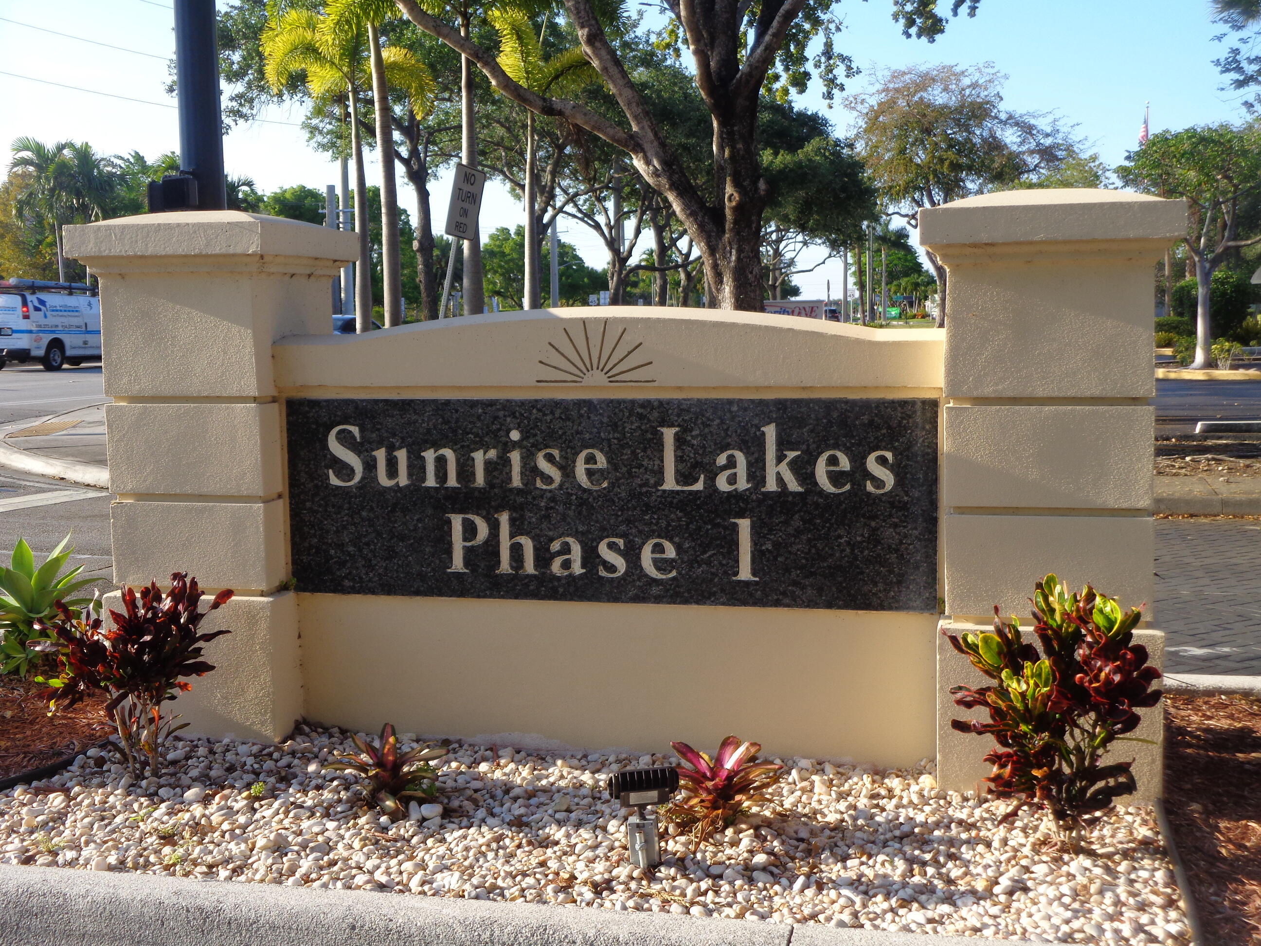 2831 E Sunrise Lakes Drive 209 Property Photo 2