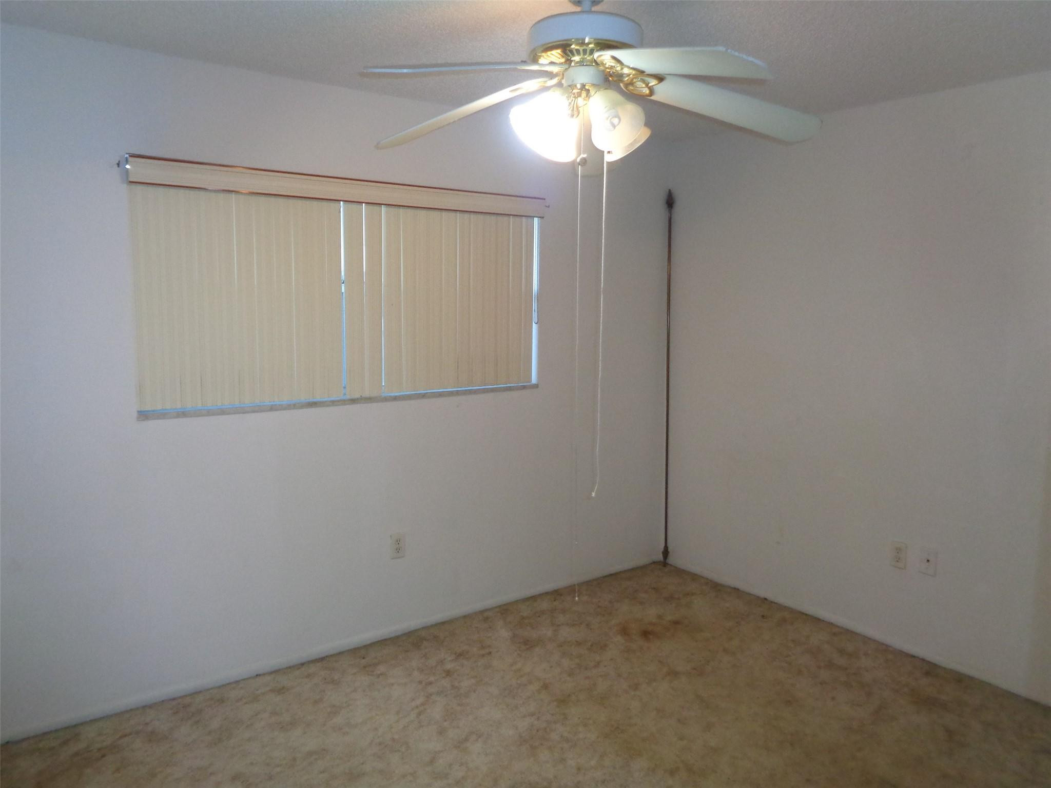 2831 E Sunrise Lakes Drive 209 Property Photo 7