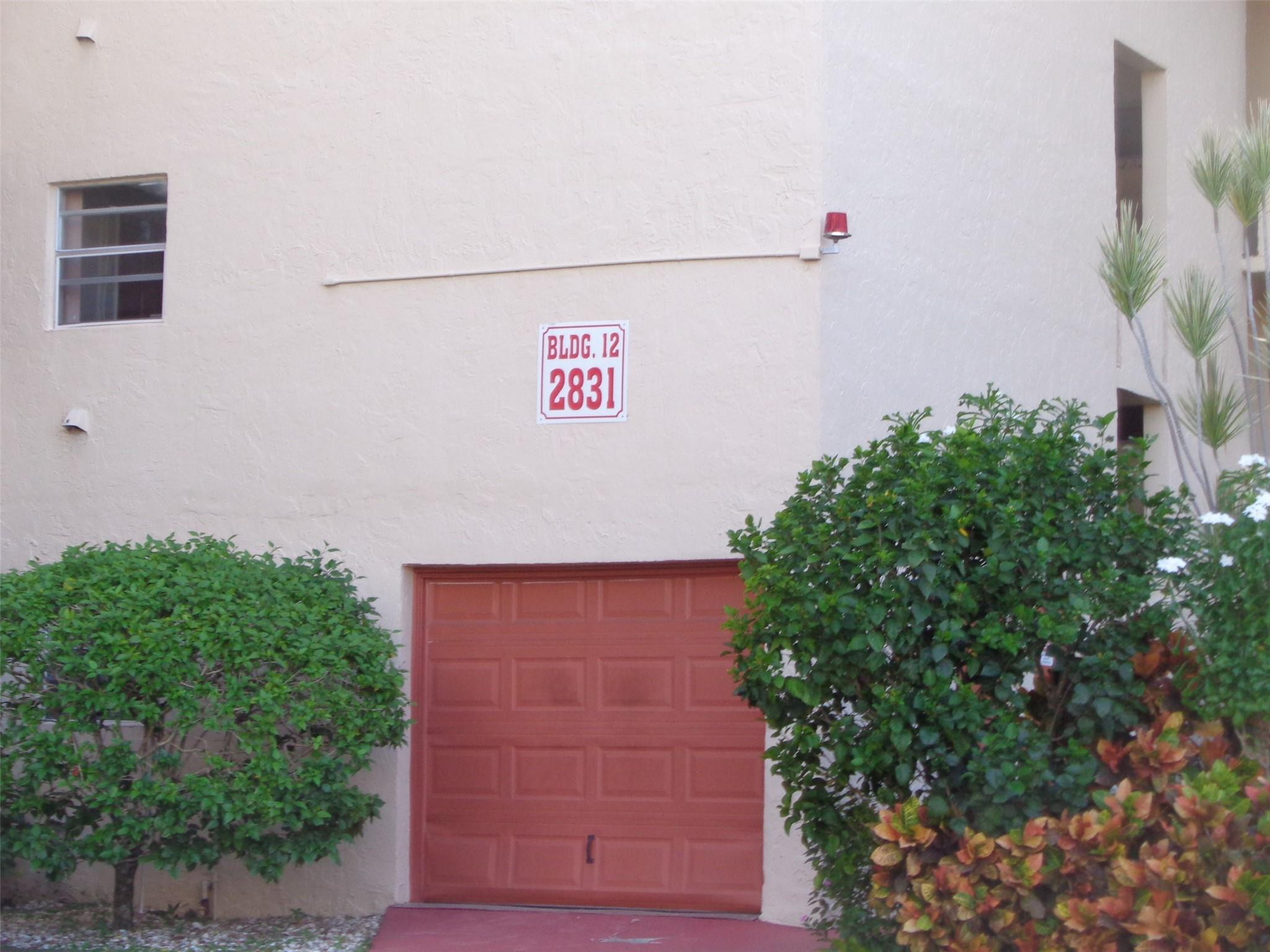 2831 E Sunrise Lakes Drive 209 Property Photo 10