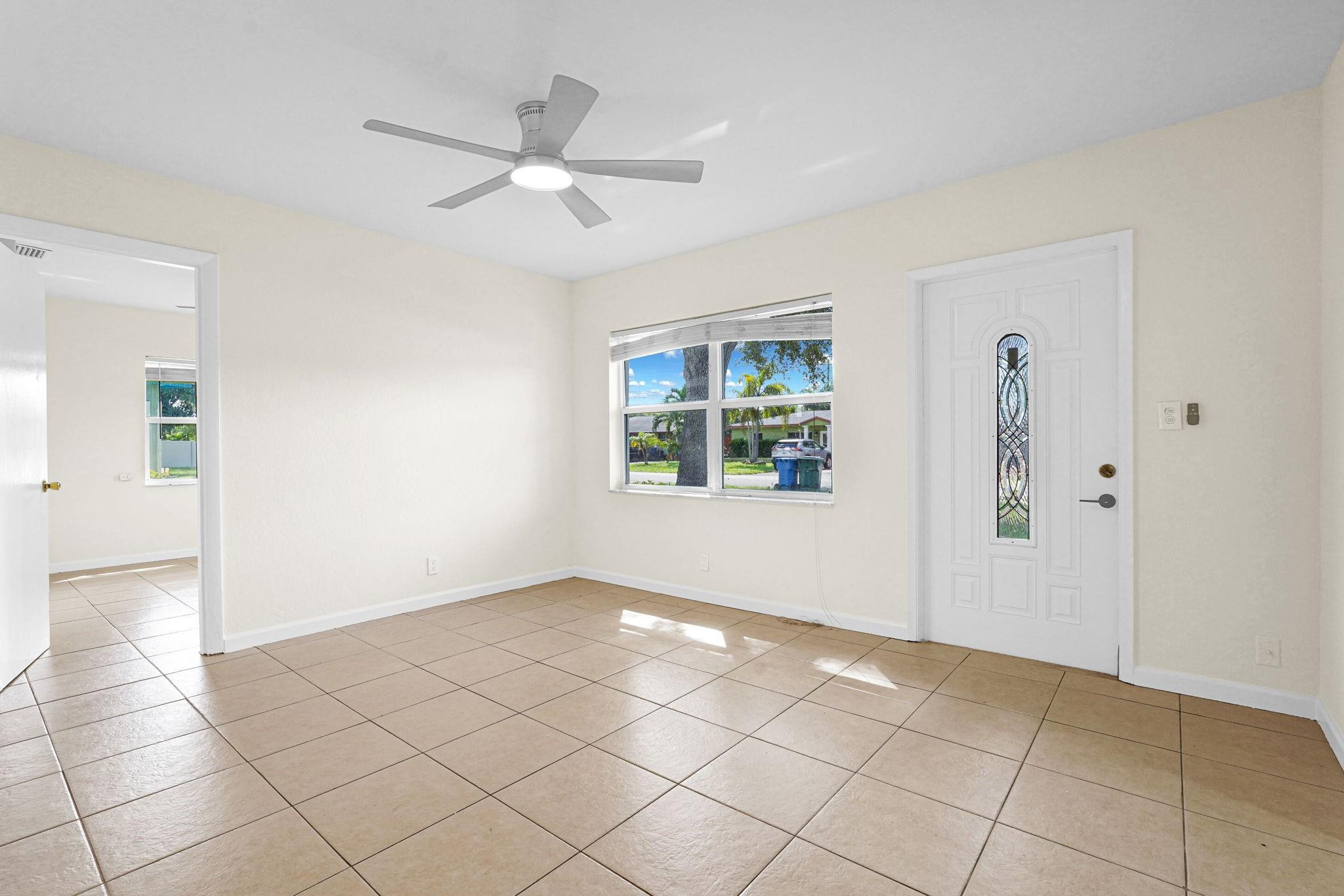 261 Ne 45th Street Property Photo 5