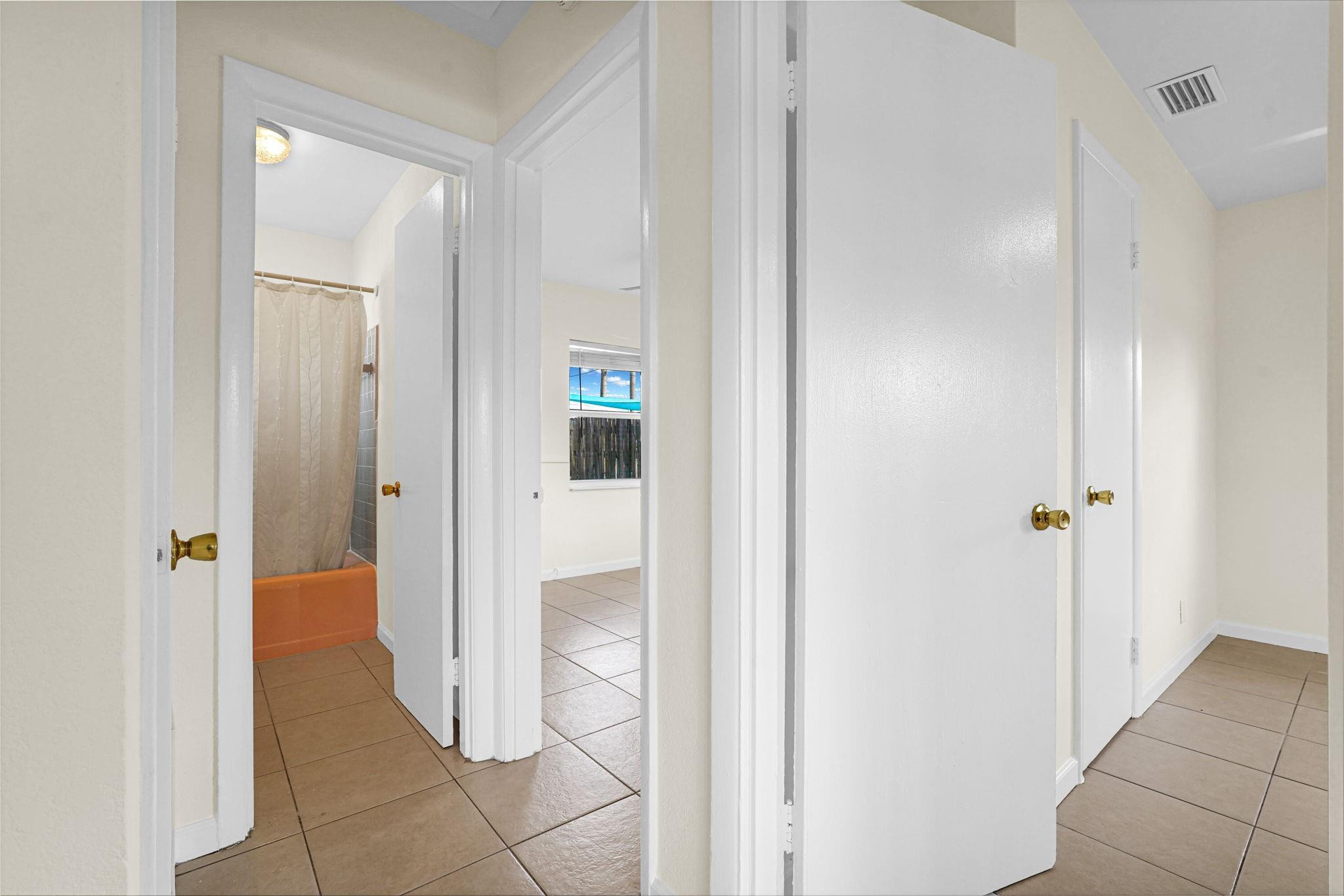261 Ne 45th Street Property Photo 31