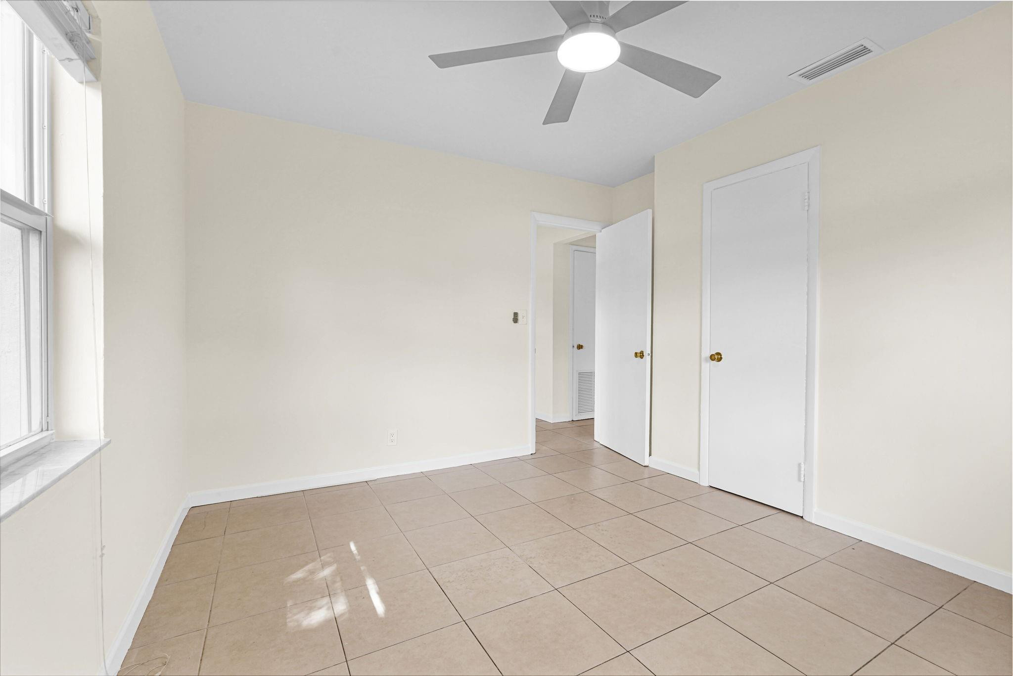 261 Ne 45th Street Property Photo 35
