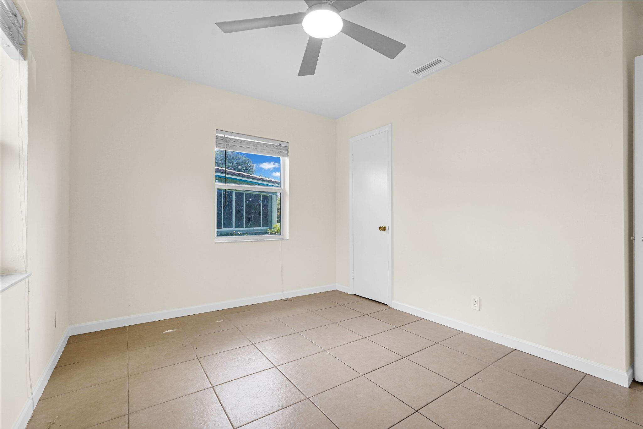 261 Ne 45th Street Property Photo 38