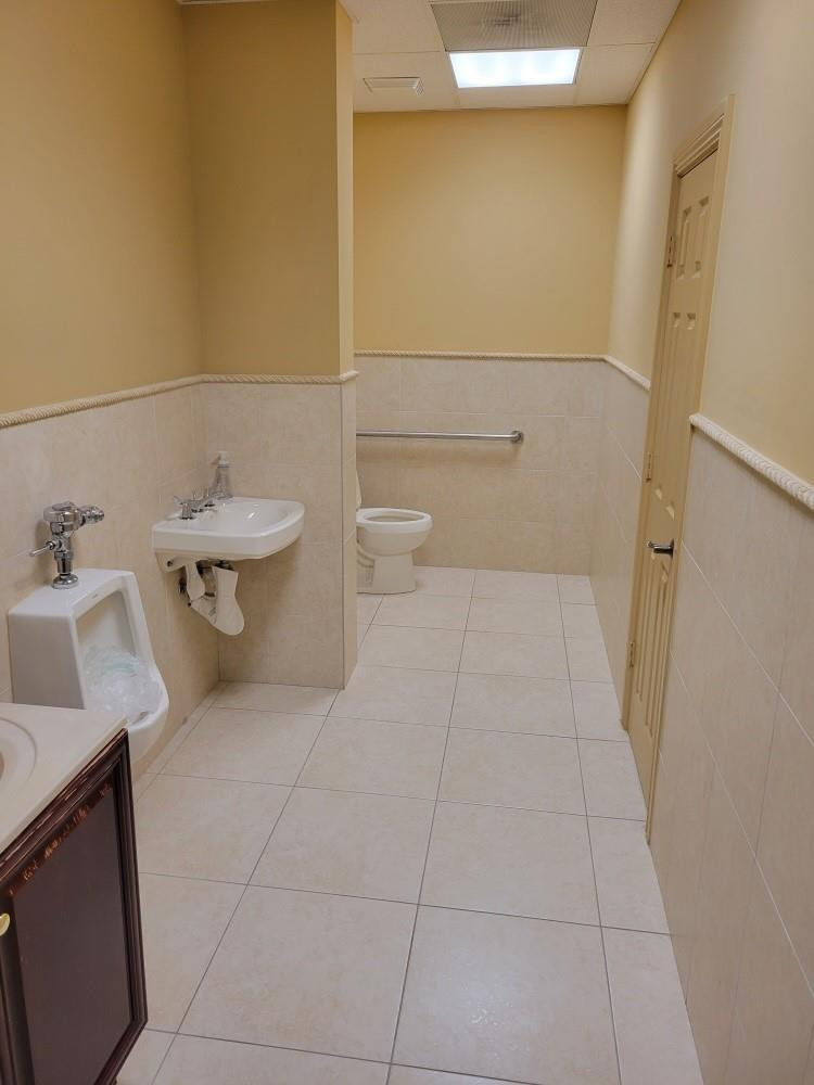 2745 E Oakland Park Boulevard Property Photo 18