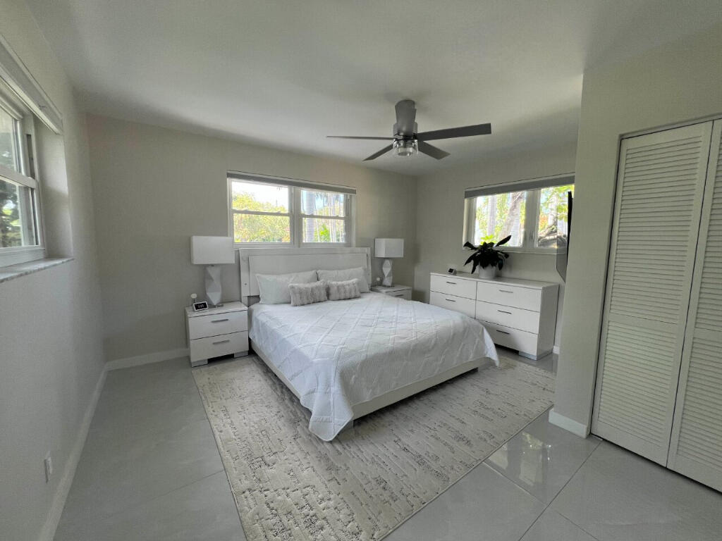 1042 Tyler Street Property Photo 9