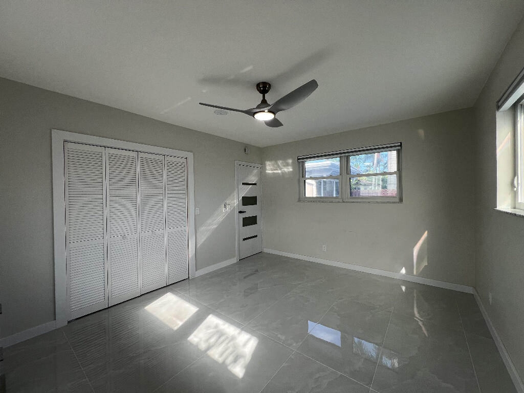 1042 Tyler Street Property Photo 11