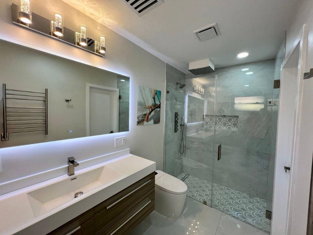 1042 Tyler Street Property Photo 15