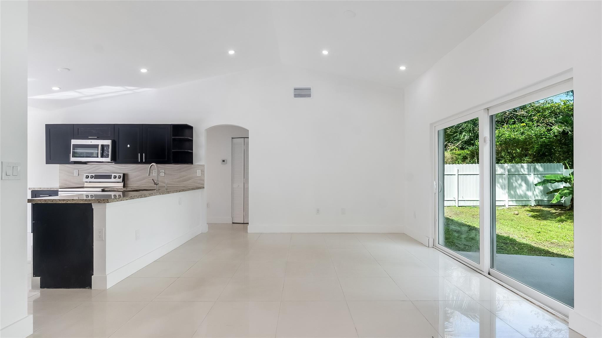 1811 Sw 124th Way Property Photo 6