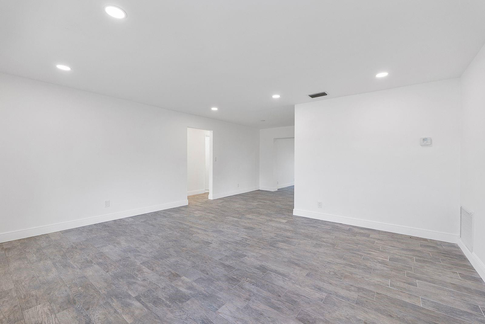 370 S Golf Boulevard Property Photo 3