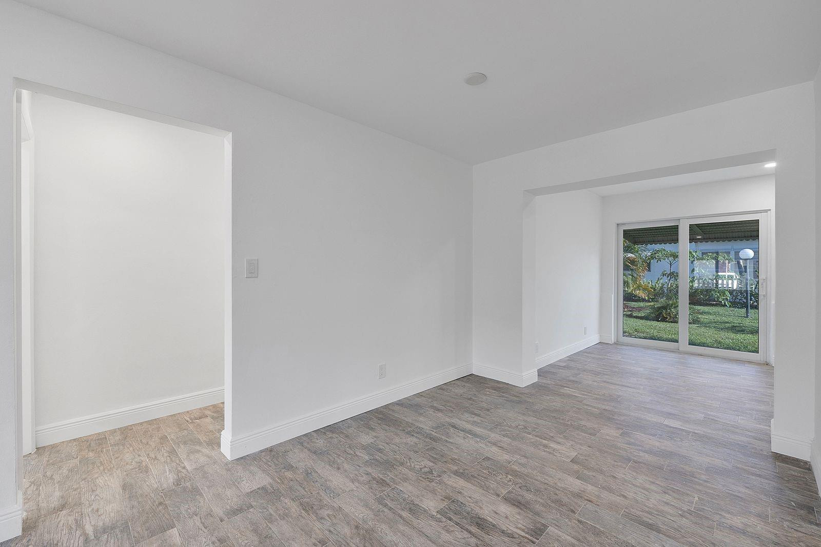 370 S Golf Boulevard Property Photo 4