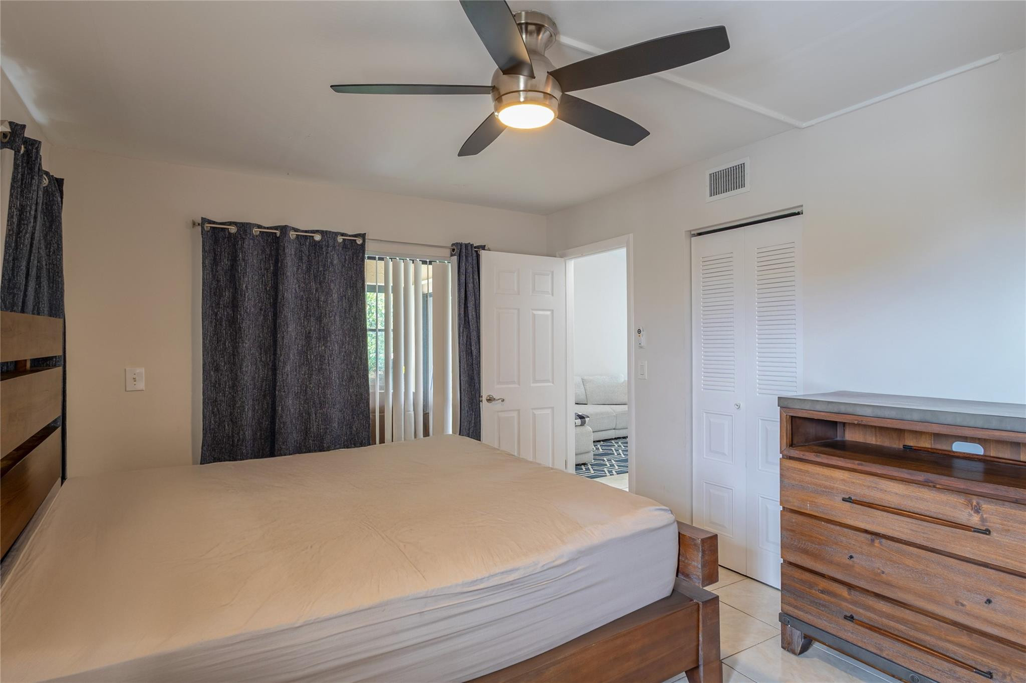 8725 Shadow Wood Boulevard 312 Property Photo 9