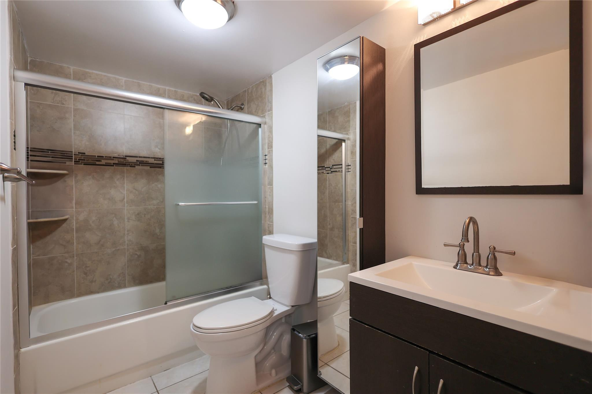 8725 Shadow Wood Boulevard 312 Property Photo 16
