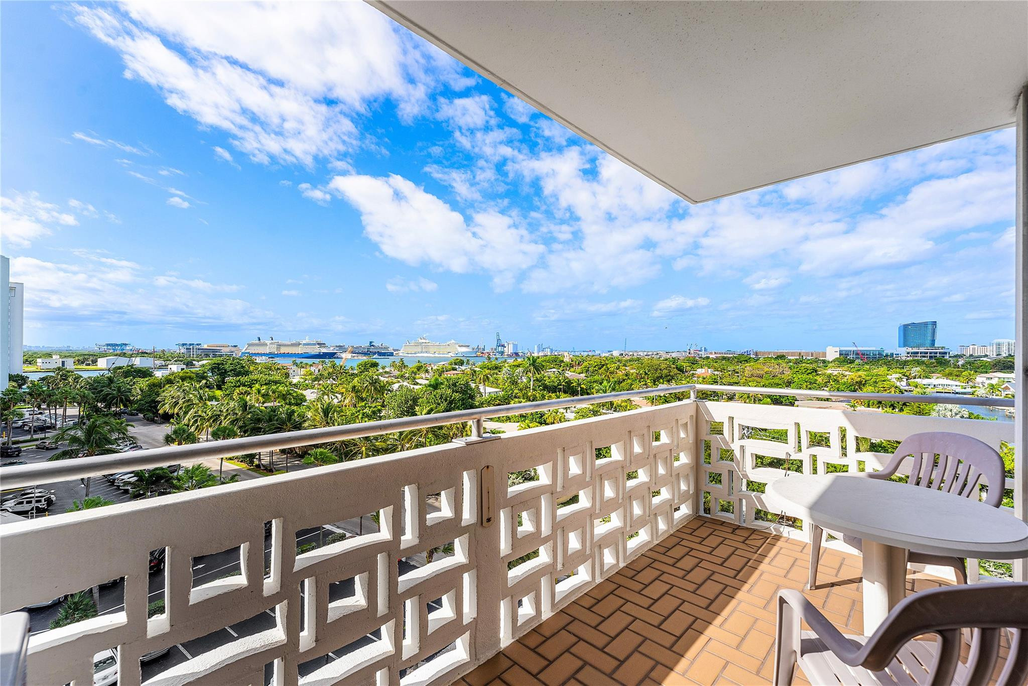 1900 S Ocean Drive 812 Property Photo 15