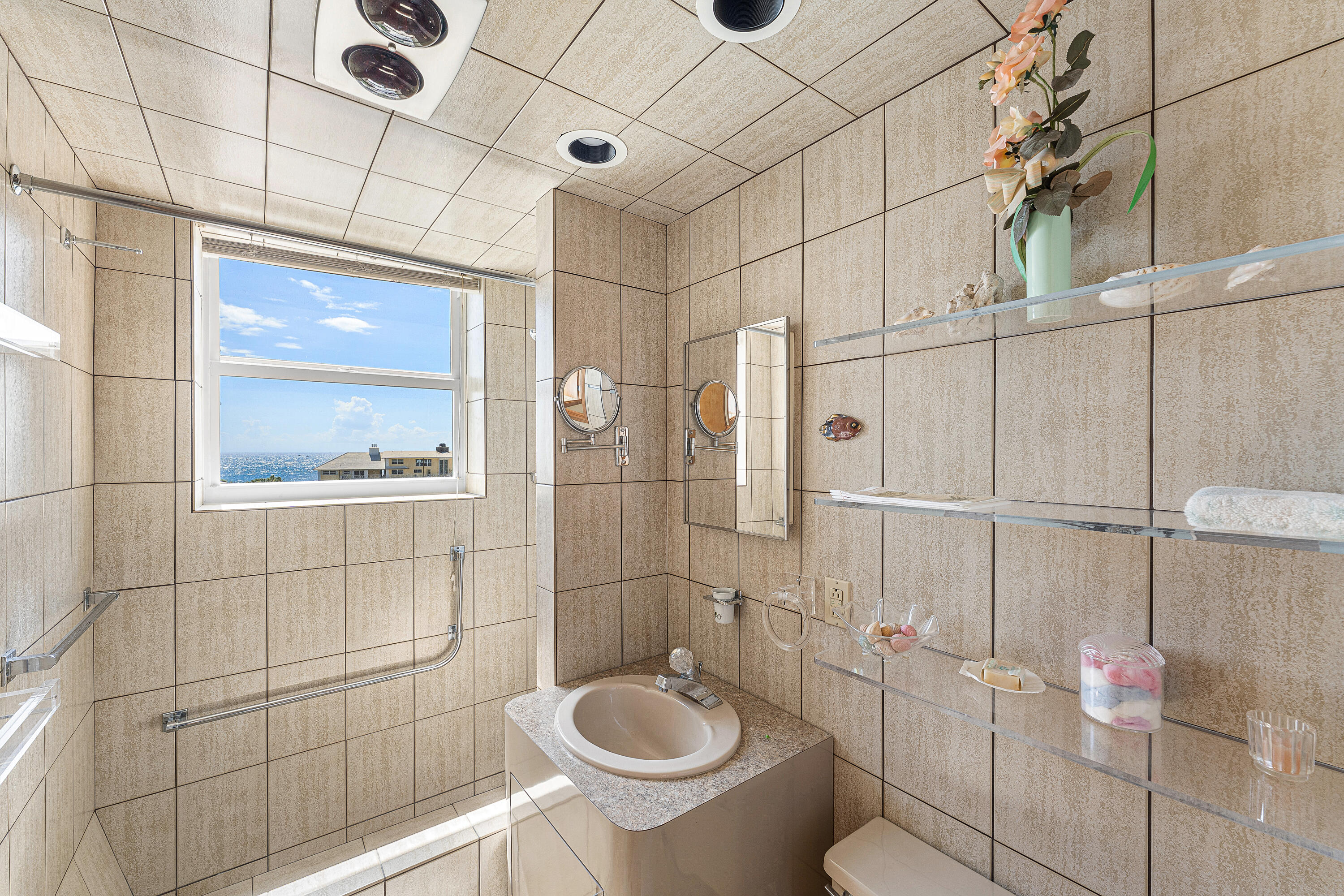 1900 S Ocean Drive 812 Property Photo 39