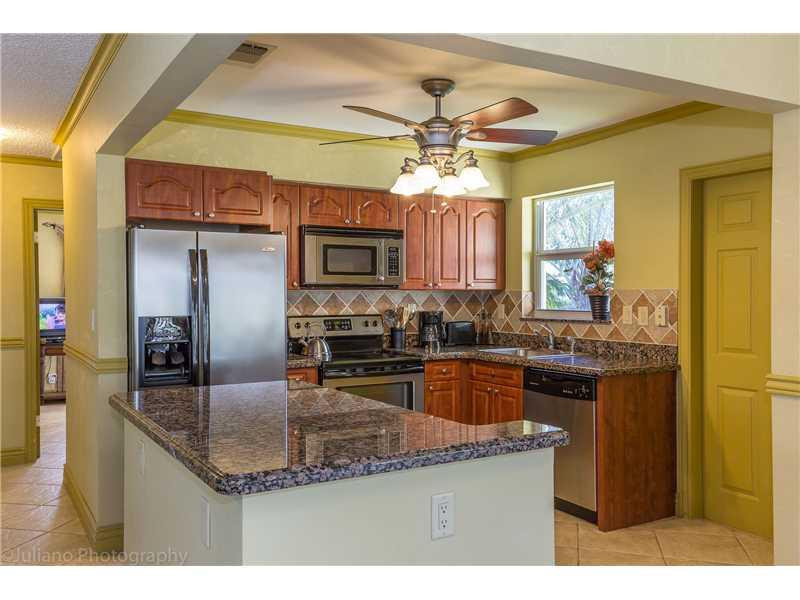 160 Se 12th Street Property Photo 8
