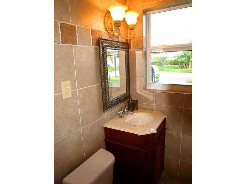 160 Se 12th Street Property Photo 15