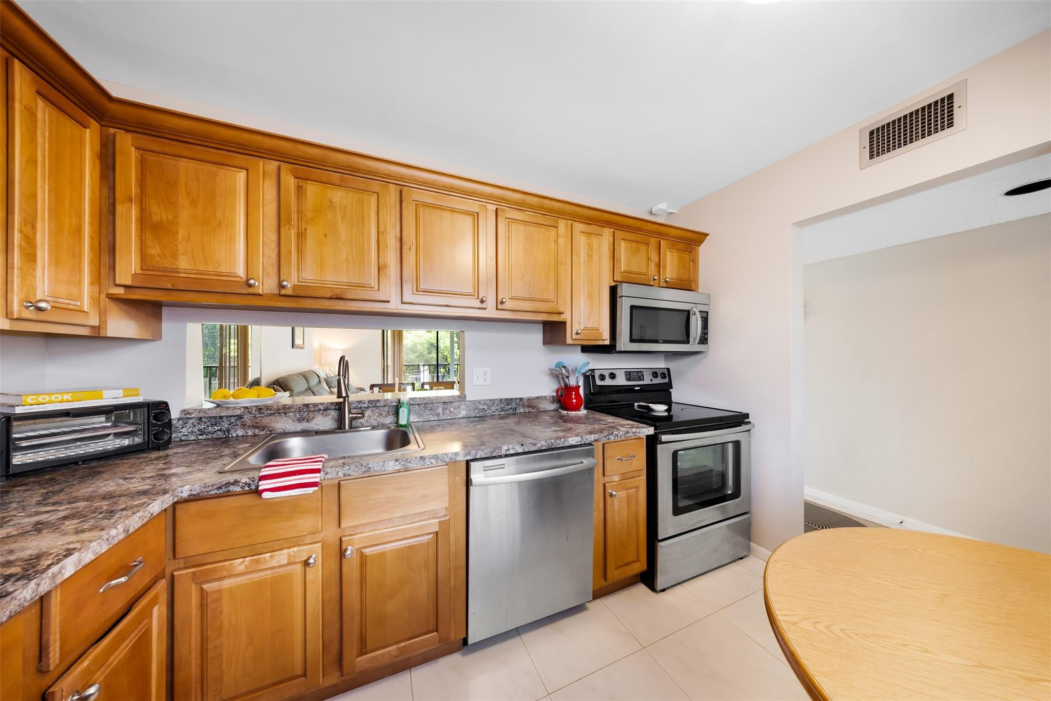 5250 Las Verdes Circle 317 Property Photo 10