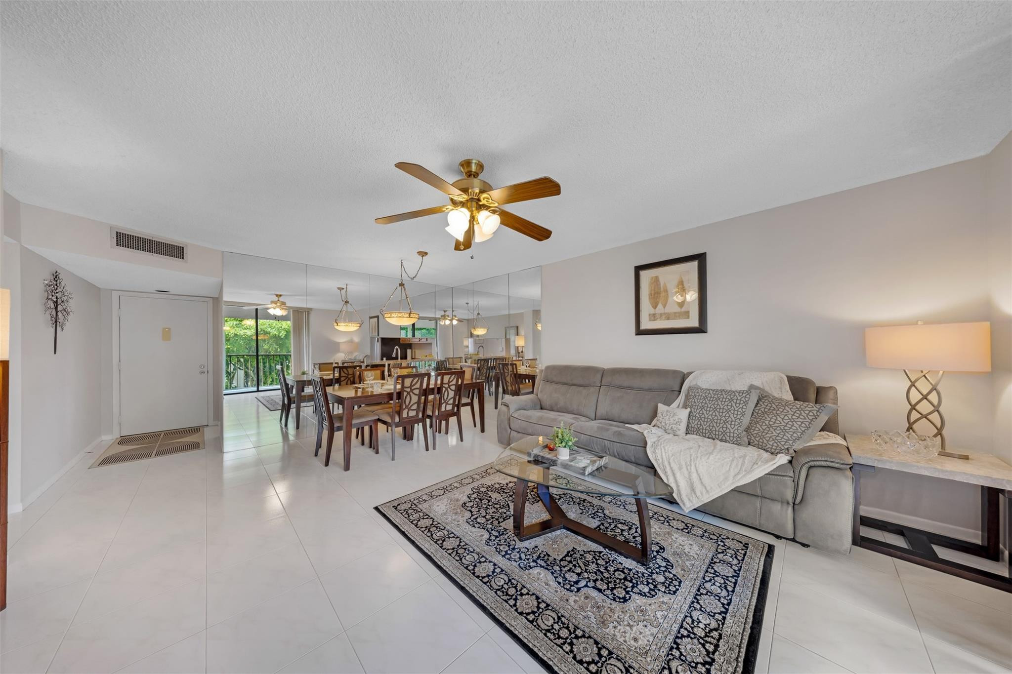 5250 Las Verdes Circle 317 Property Photo 12