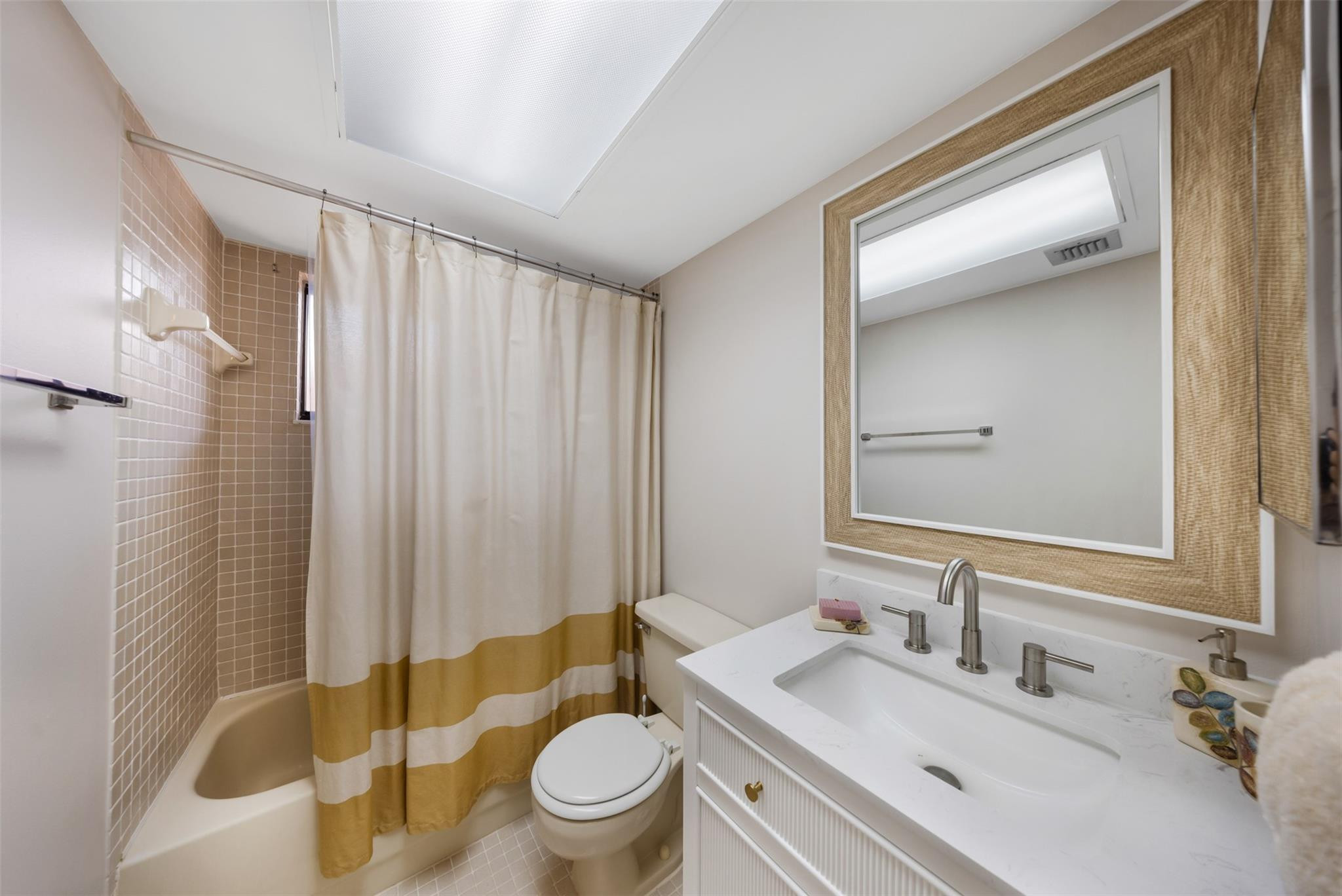 5250 Las Verdes Circle 317 Property Photo 15