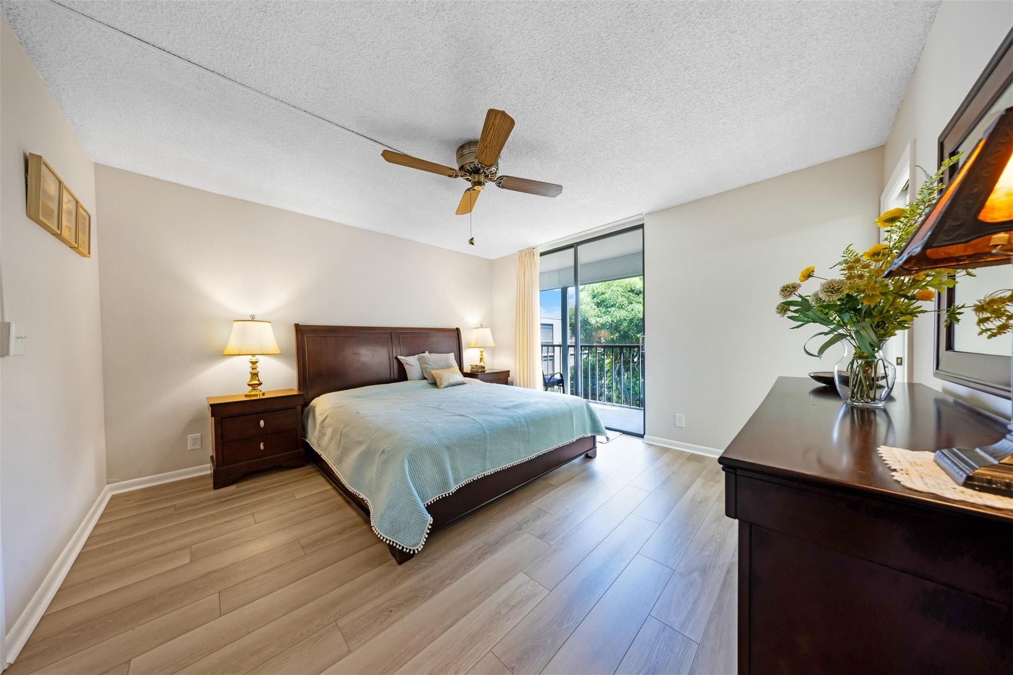 5250 Las Verdes Circle 317 Property Photo 17