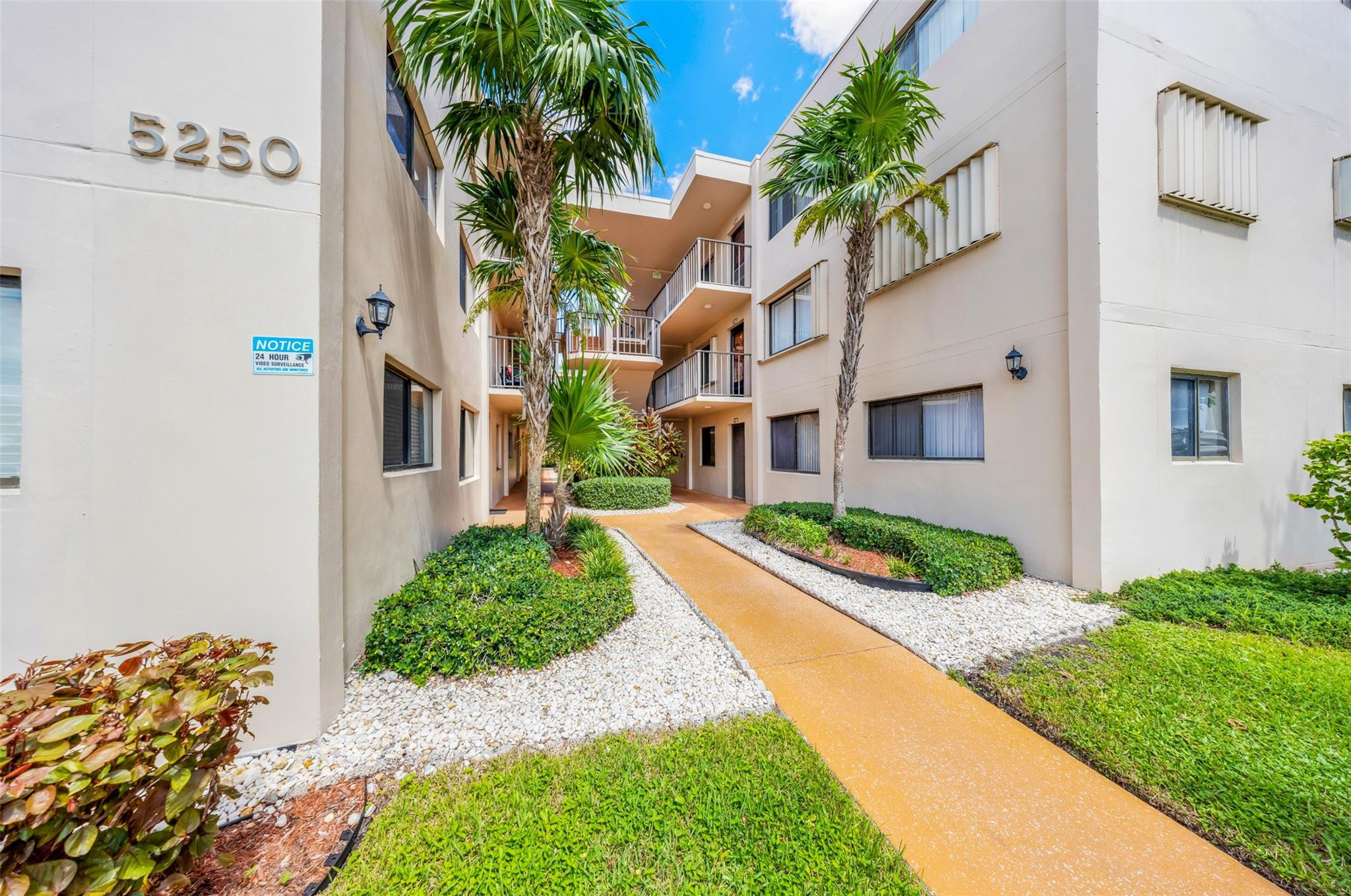 5250 Las Verdes Circle 317 Property Photo 26