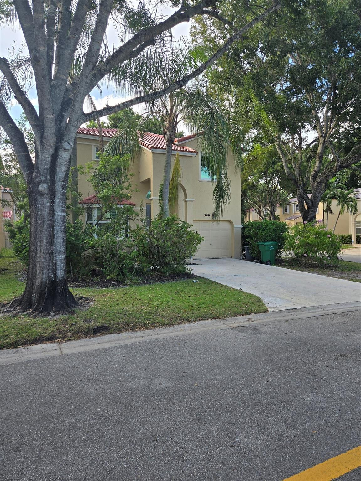 580 Nw 87 Way Property Photo 1