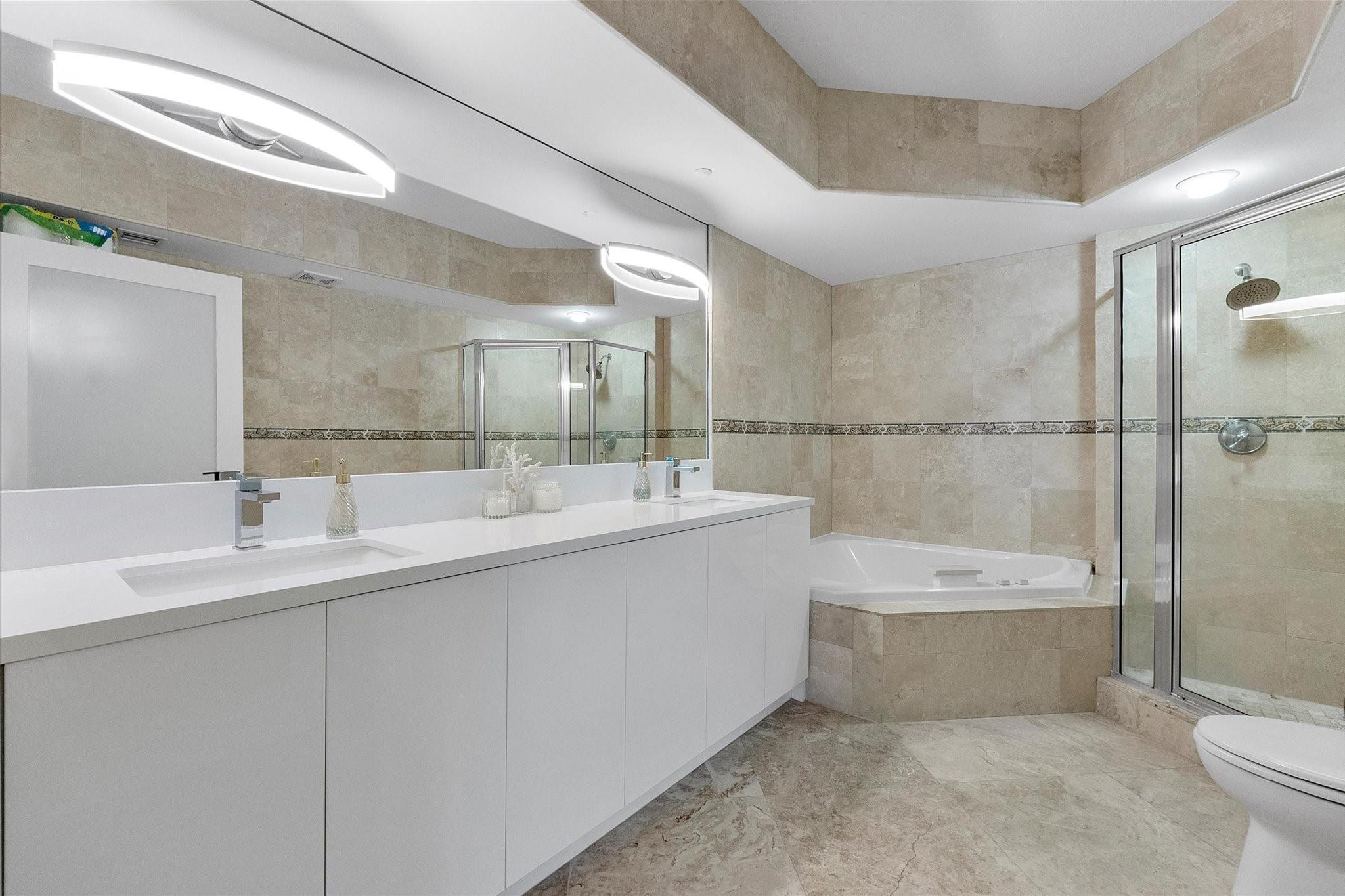 3100 N Ocean Boulevard 406 Property Photo 14