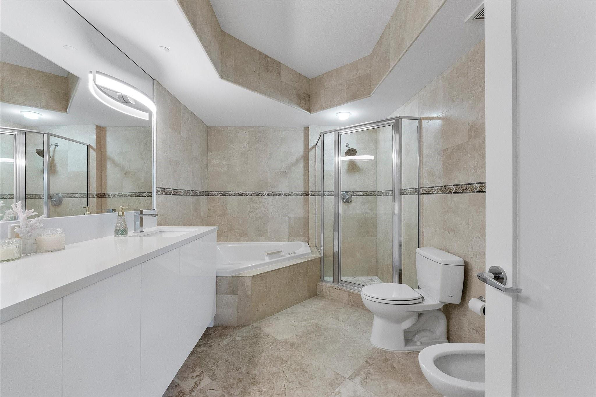3100 N Ocean Boulevard 406 Property Photo 15