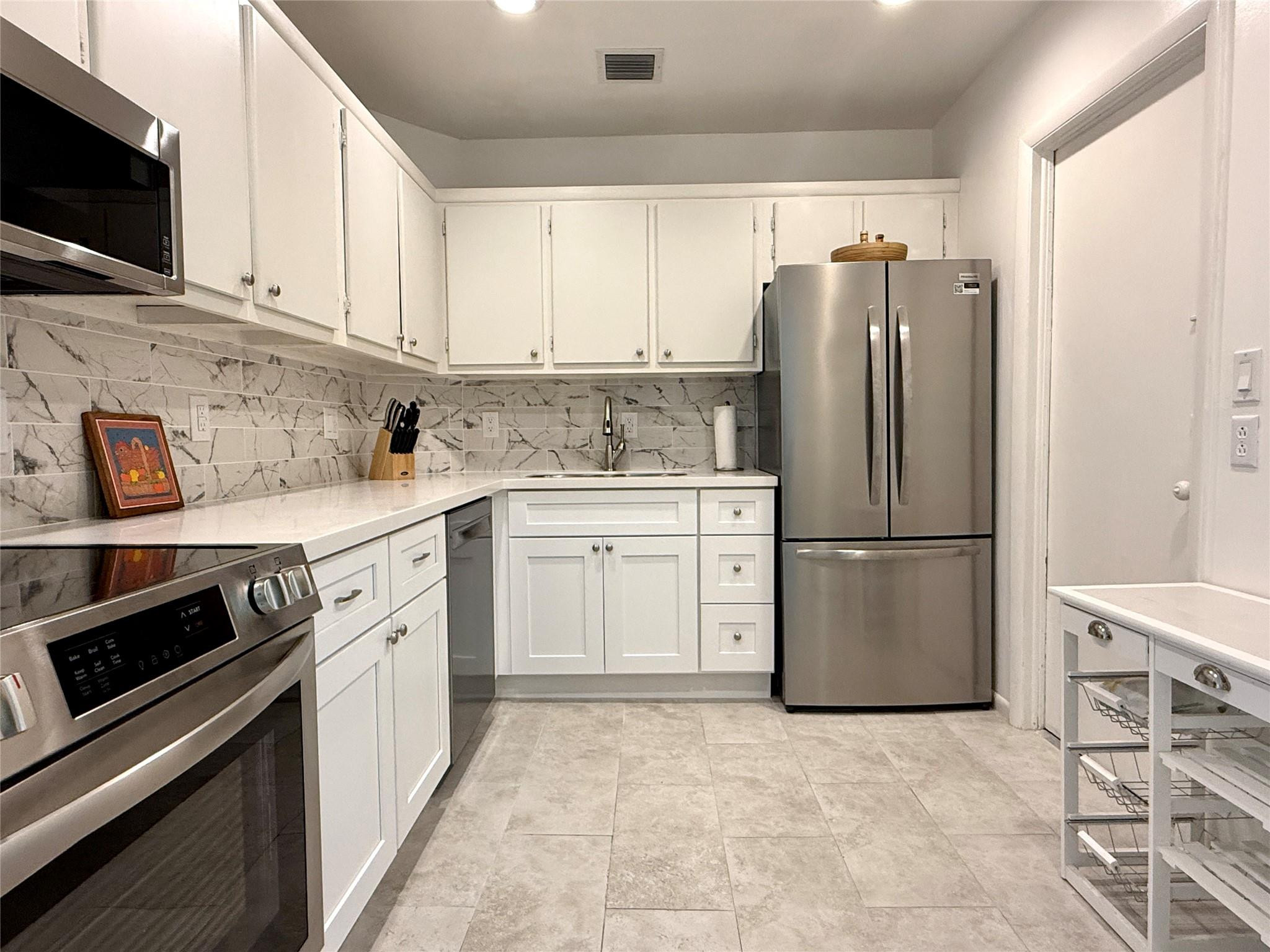 669 W Oakland Park Boulevard 220b Property Photo 1