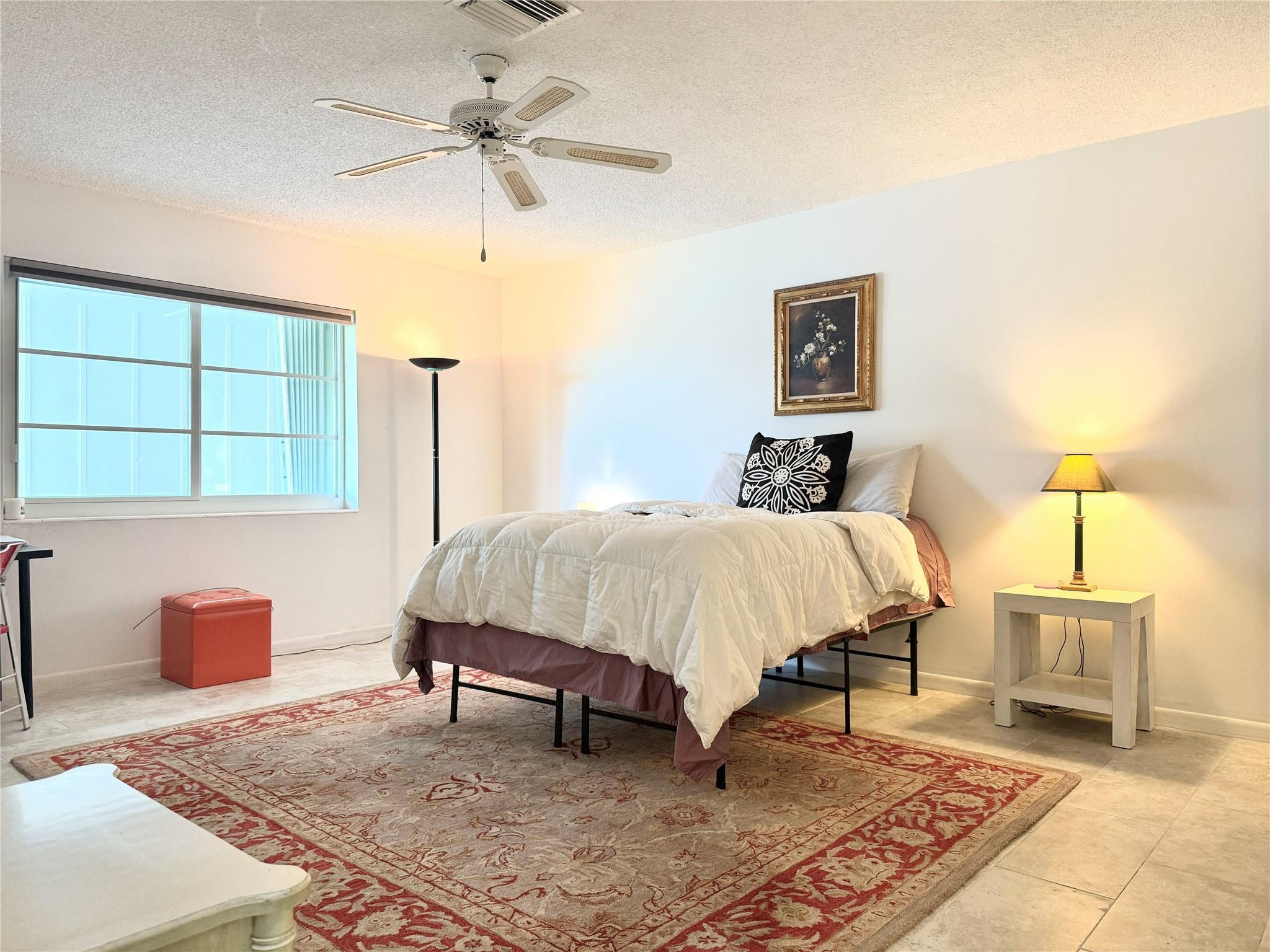 669 W Oakland Park Boulevard 220b Property Photo 4