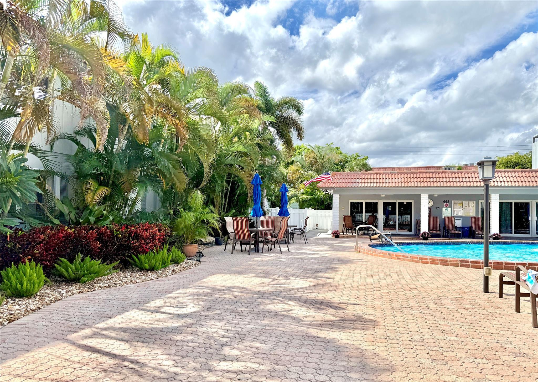 669 W Oakland Park Boulevard 220b Property Photo 6