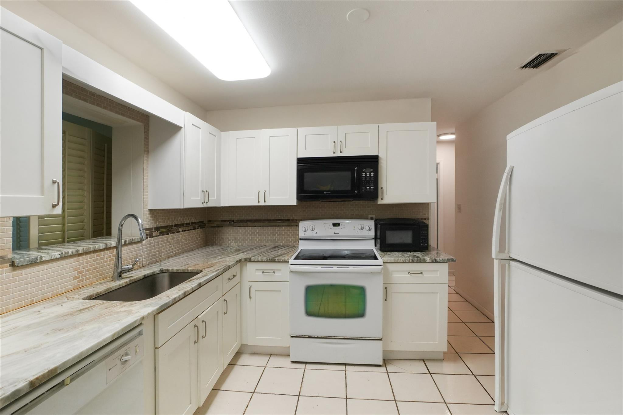 413 Willows Avenue Property Photo 8