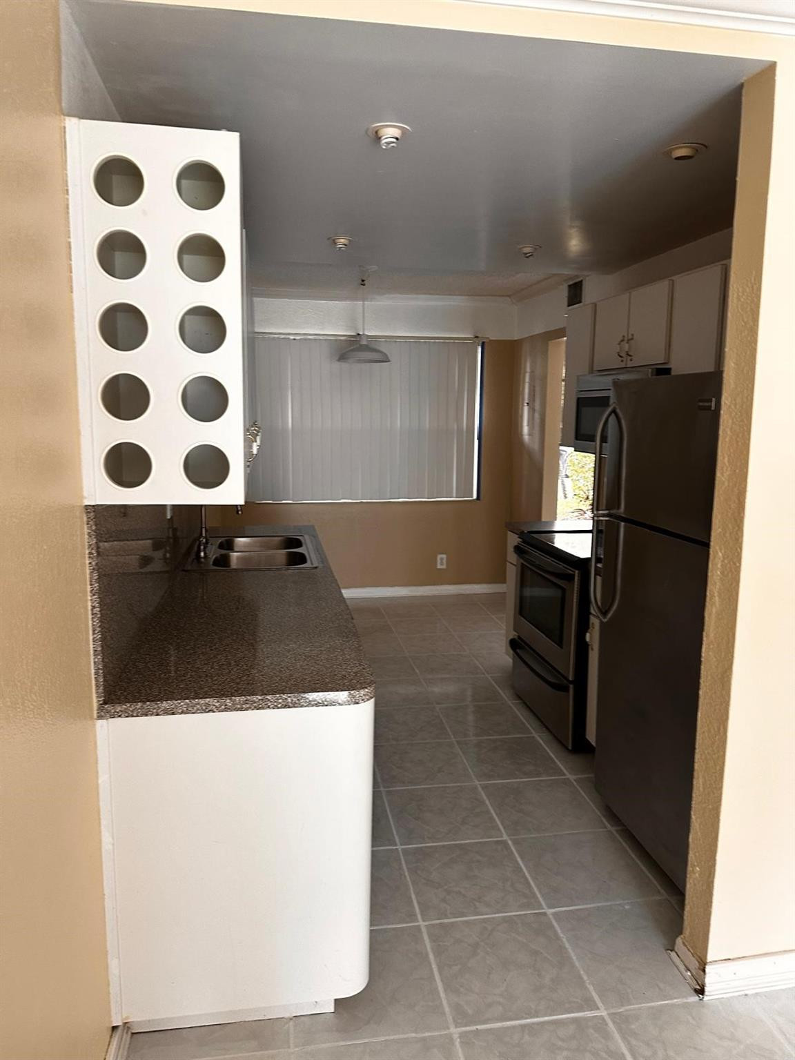 8450 Lagos De Campo Boulevard 105 Property Photo 2
