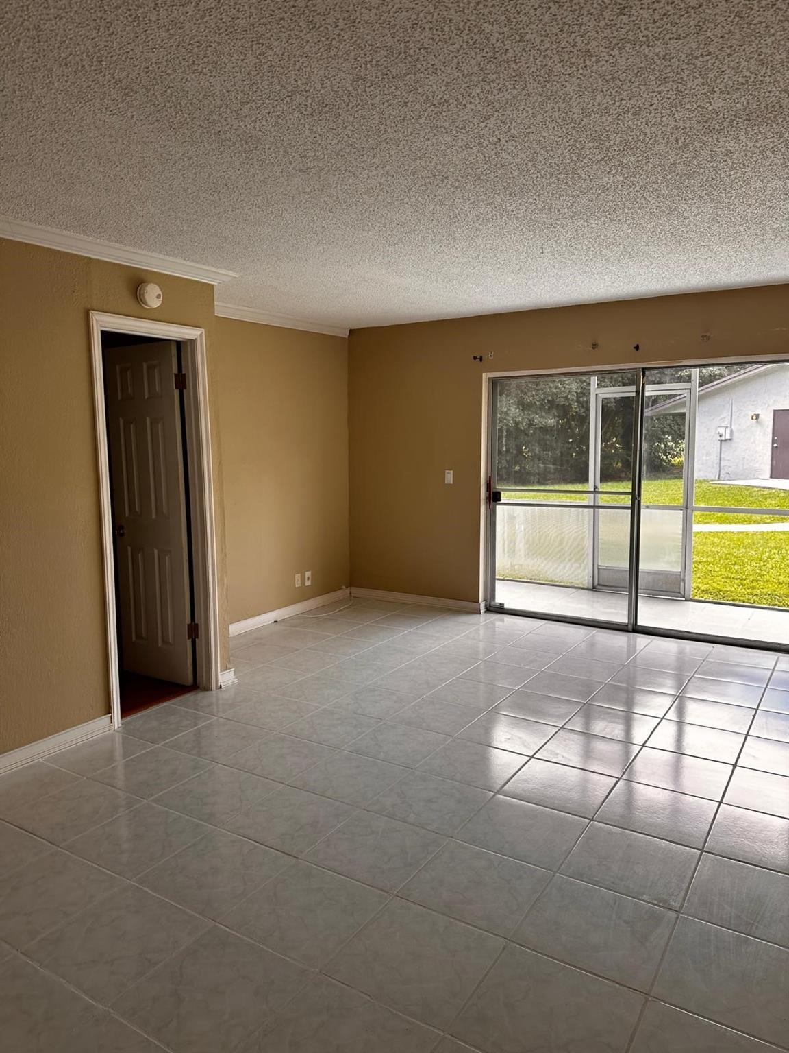 8450 Lagos De Campo Boulevard 105 Property Photo 7