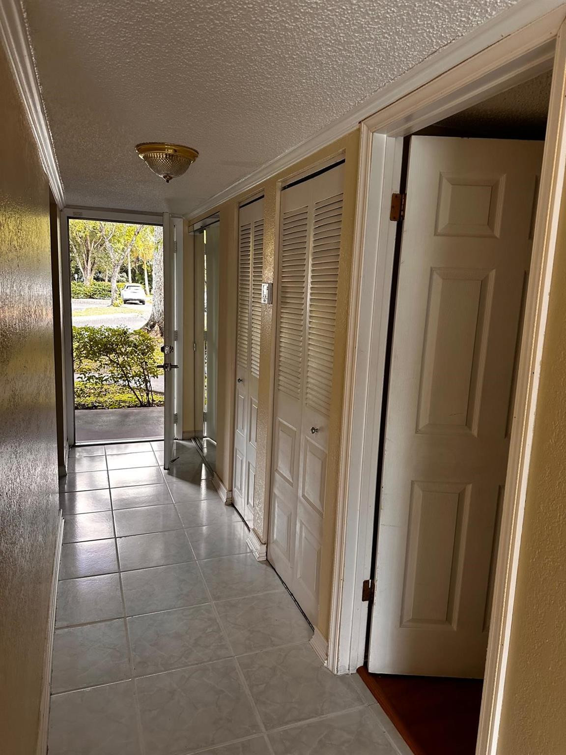 8450 Lagos De Campo Boulevard 105 Property Photo 8