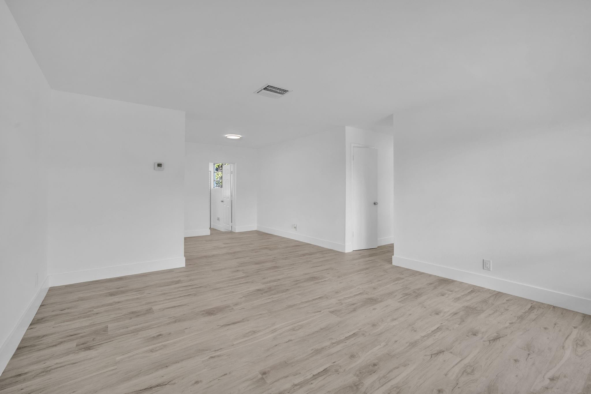 4911 Nw 16th Street Property Photo 17
