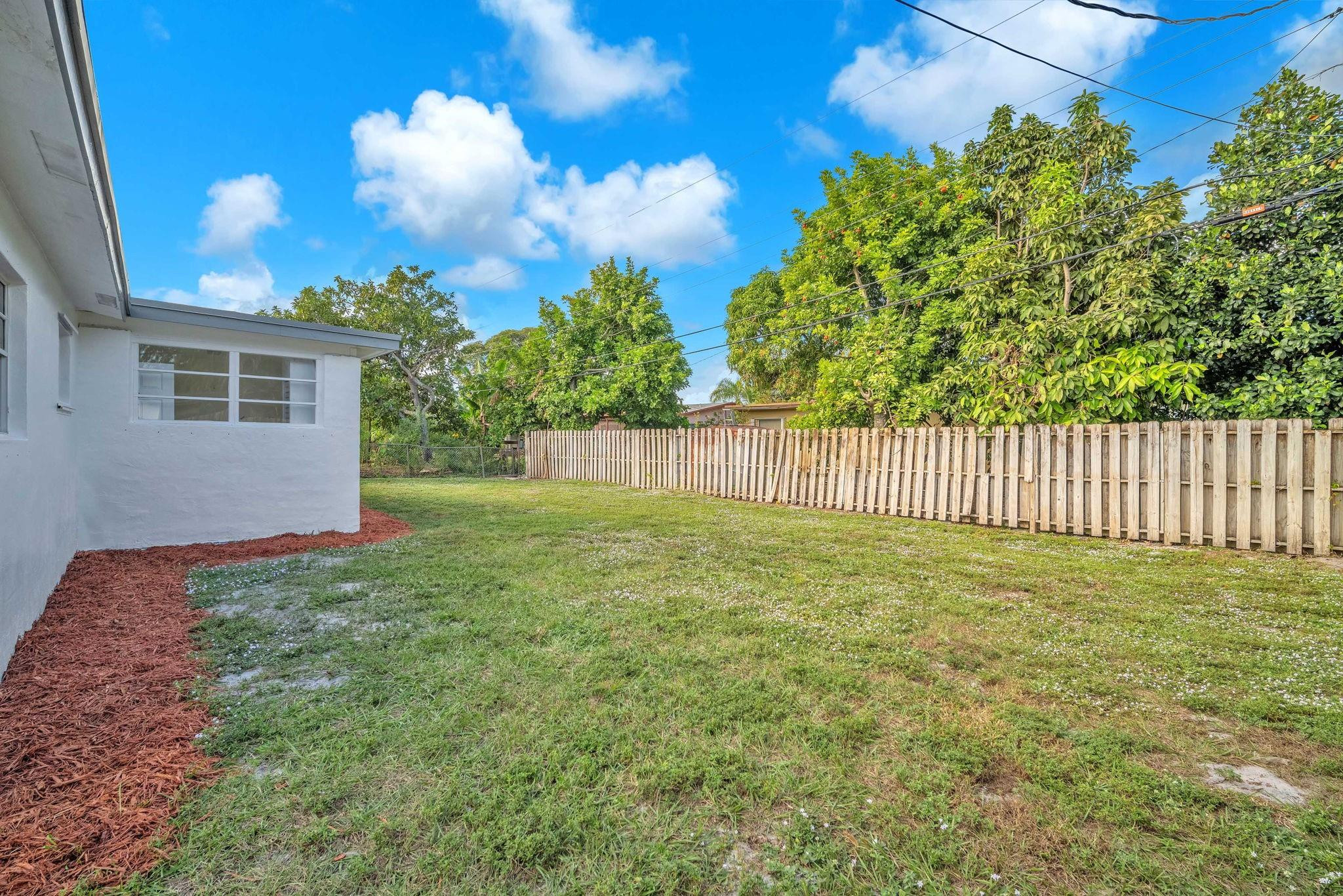 4911 Nw 16th Street Property Photo 33